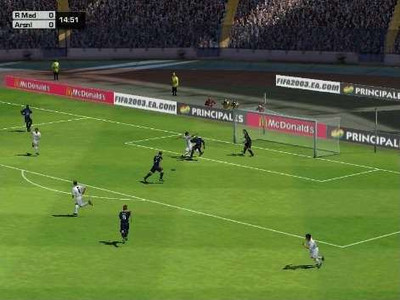первый скриншот из FIFA Soccer 2003